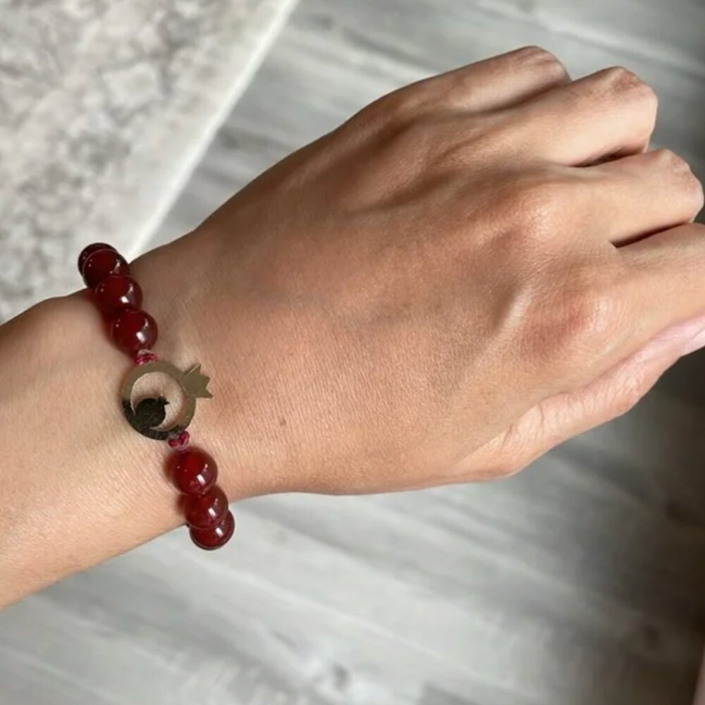 18k gold bracelet with Red Carnelian